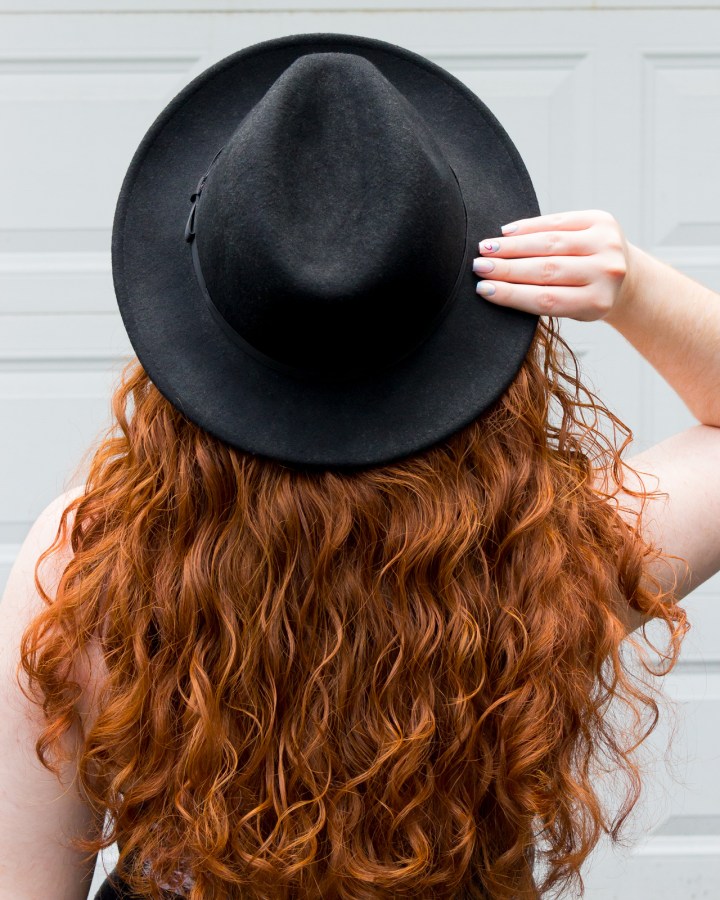 Lover-nails-with-hat-pic1