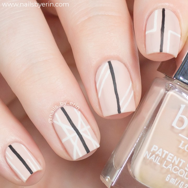 Joey-King-Golden-Globes-Nails-pic1